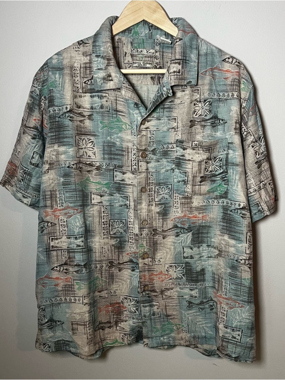 Batik Bay Hawaiian Shirt Men’s XL 100% Silk Geometric Pattern Fish Motifs